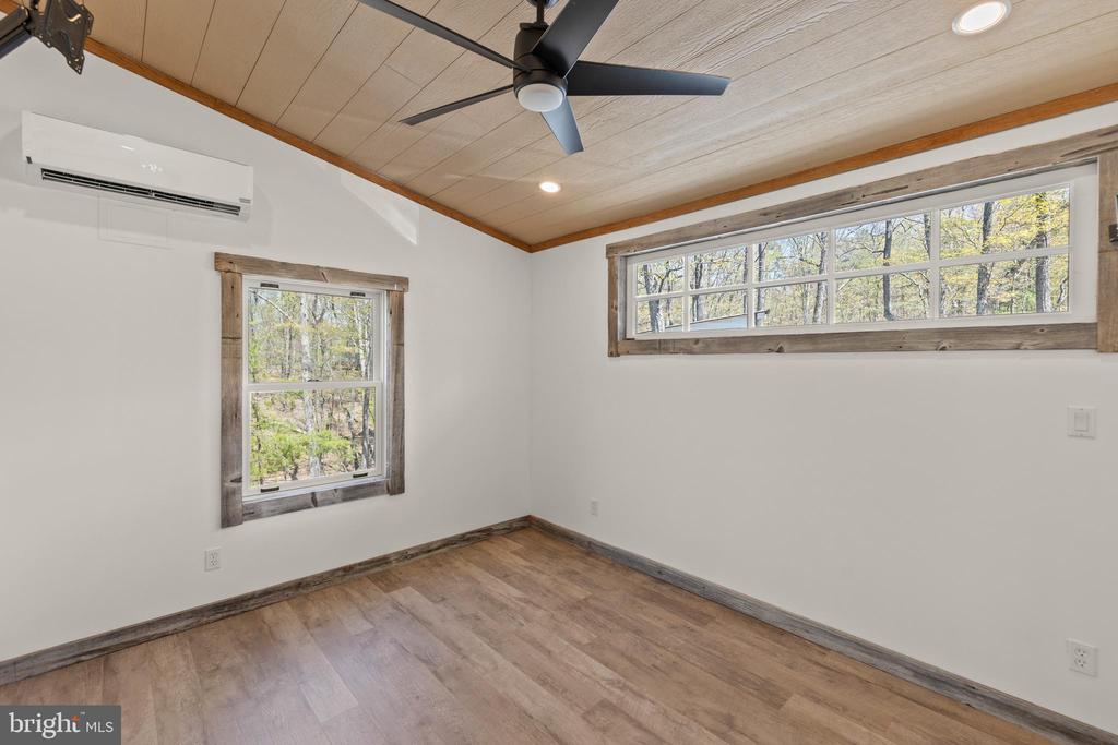 275 OAK FOREST LANE