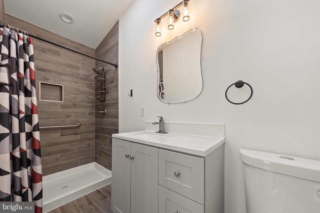 275 OAK FOREST LANE