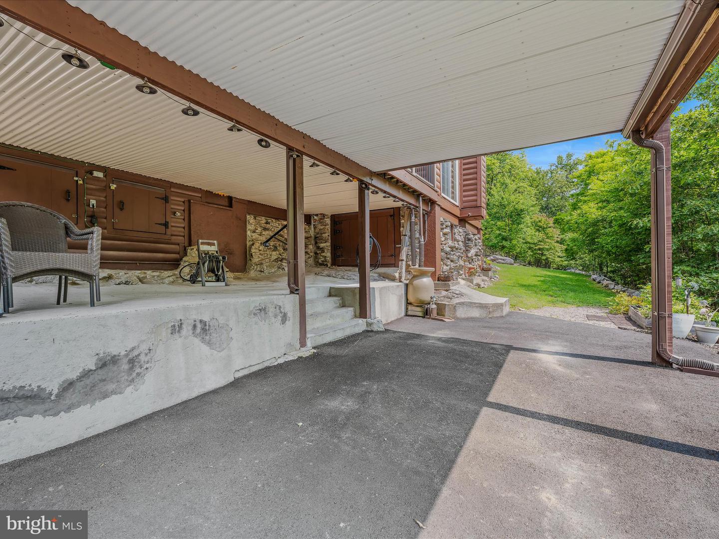 71 Chateau Ln