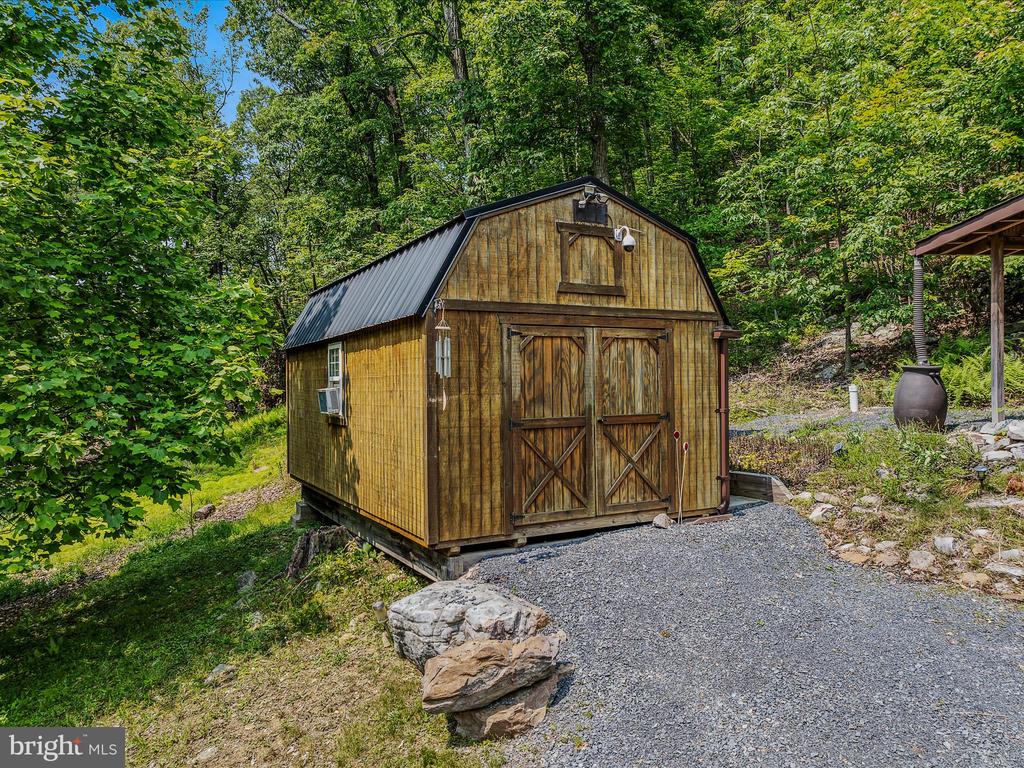 71 Chateau Ln