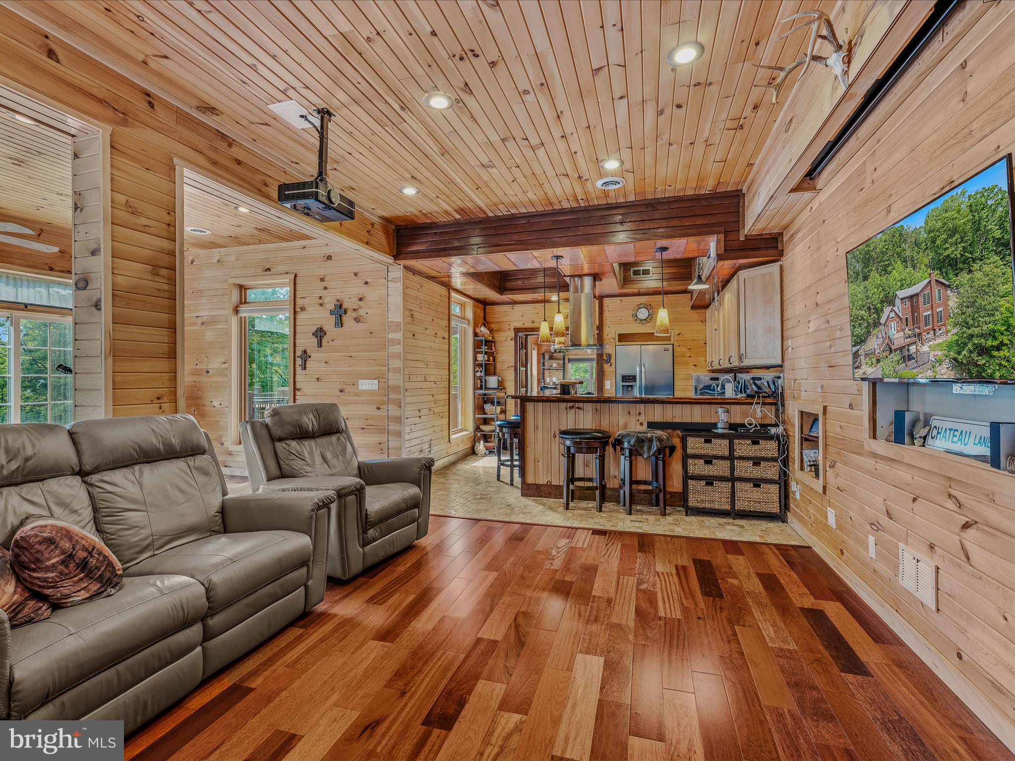 71 Chateau Ln