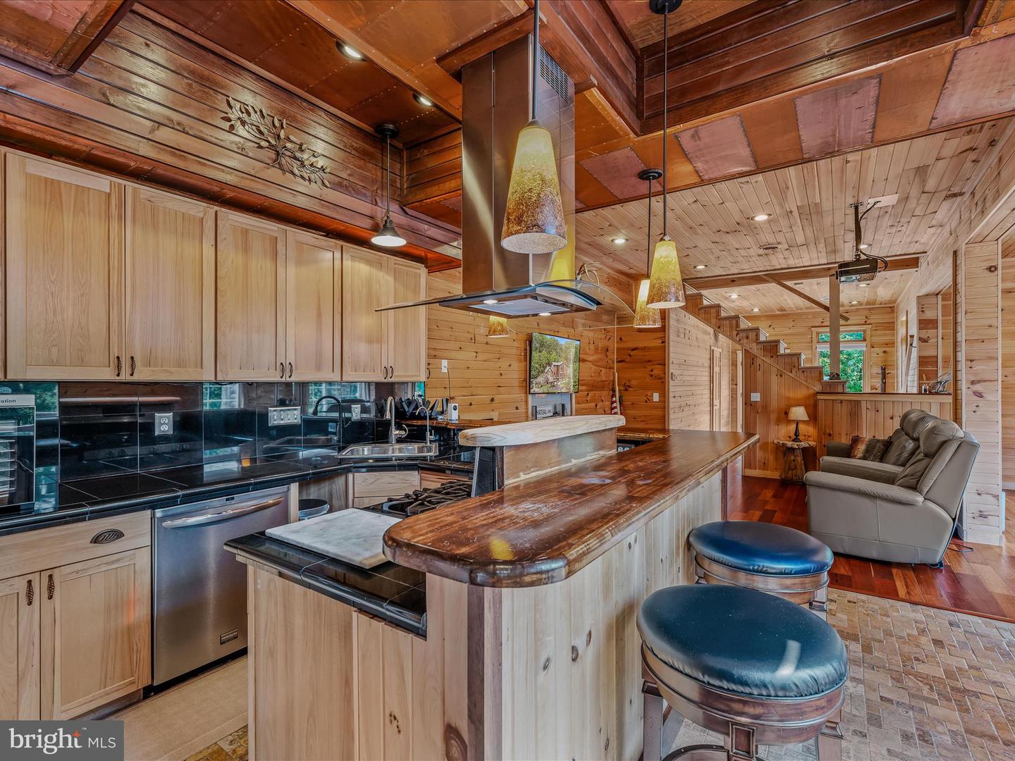 71 Chateau Ln