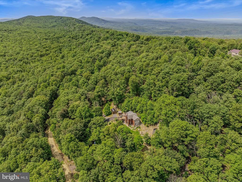 71 Chateau Ln