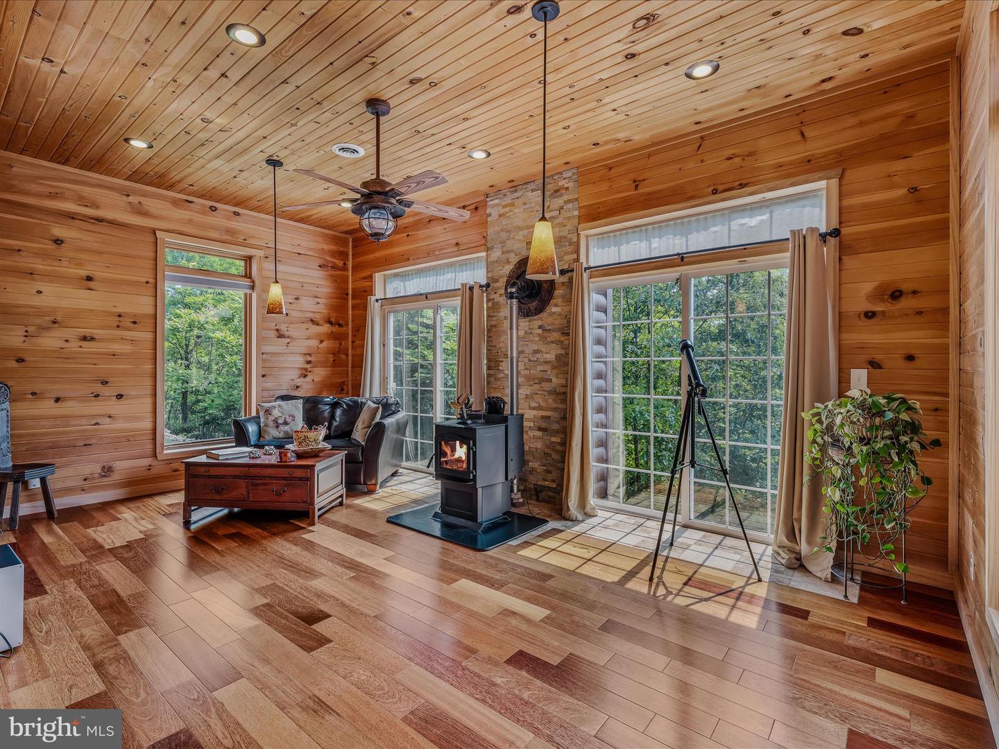 71 Chateau Ln