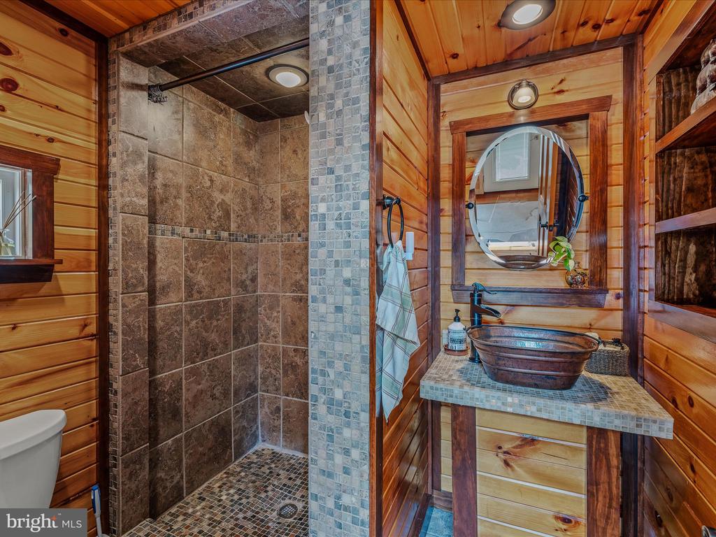 71 Chateau Ln