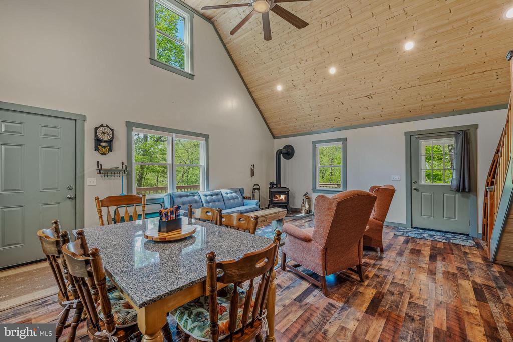 82 Vista River Ln