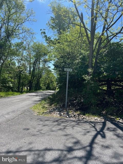 Top Meadow Ln