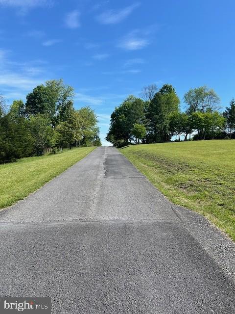 Top Meadow Ln