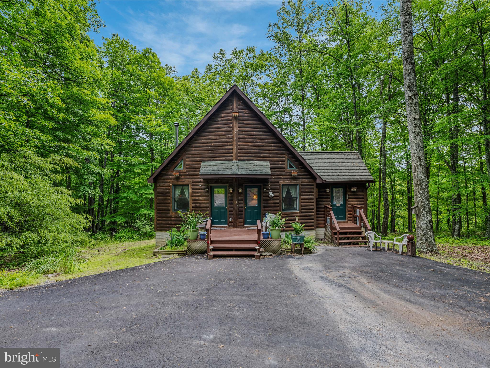 17 MOUNTAINSIDE LOOP