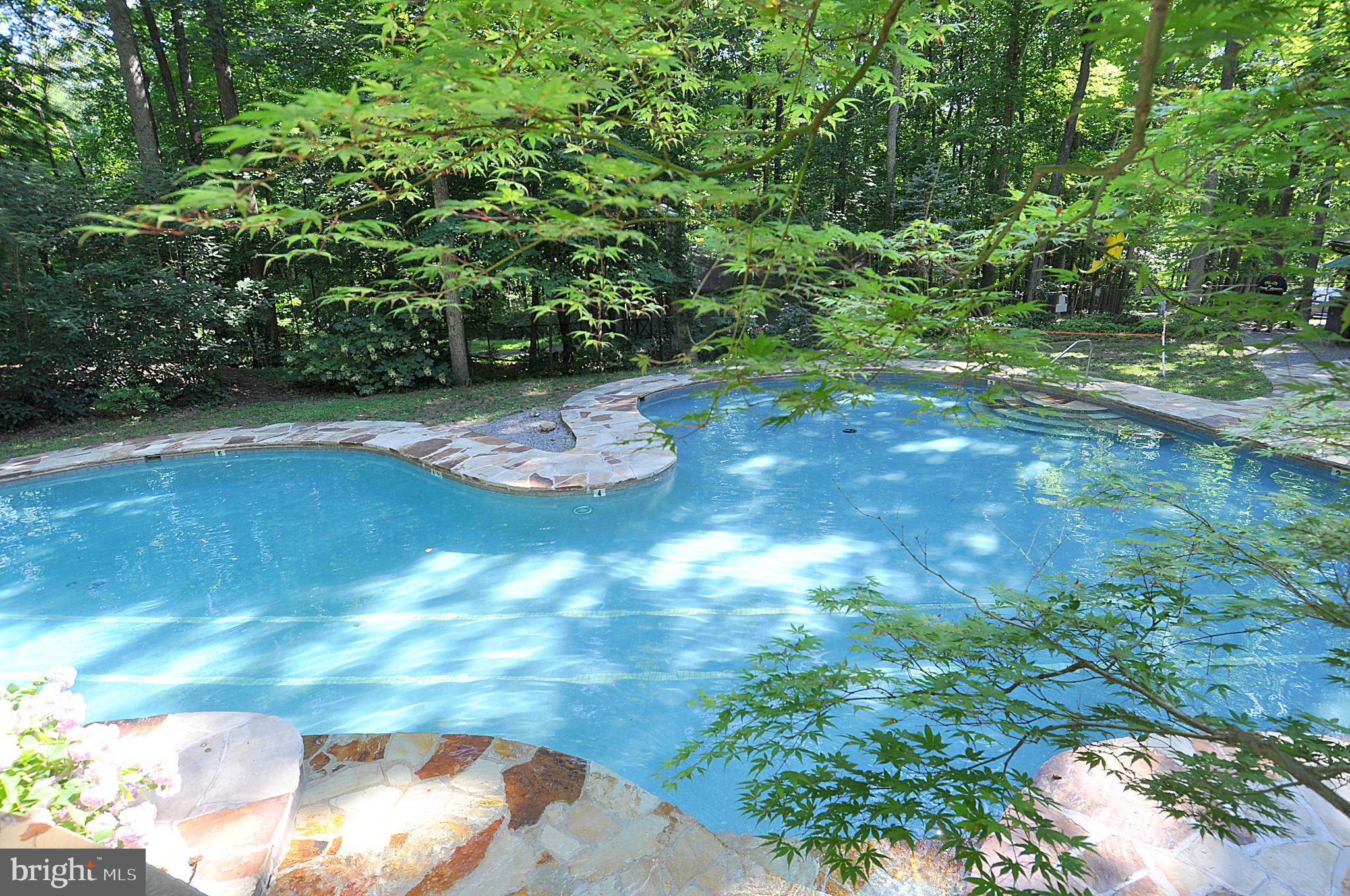 17 MOUNTAINSIDE LOOP