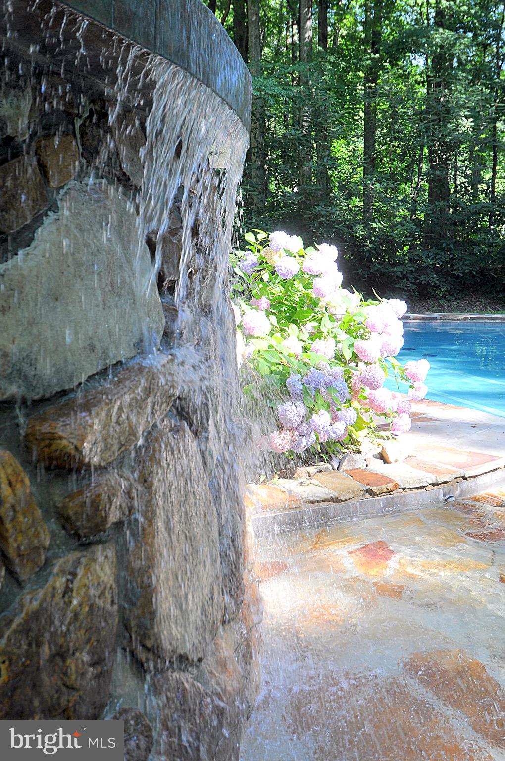 17 MOUNTAINSIDE LOOP