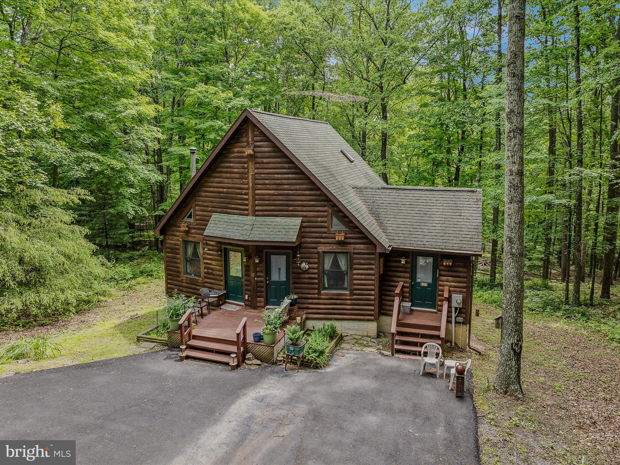 17 MOUNTAINSIDE LOOP