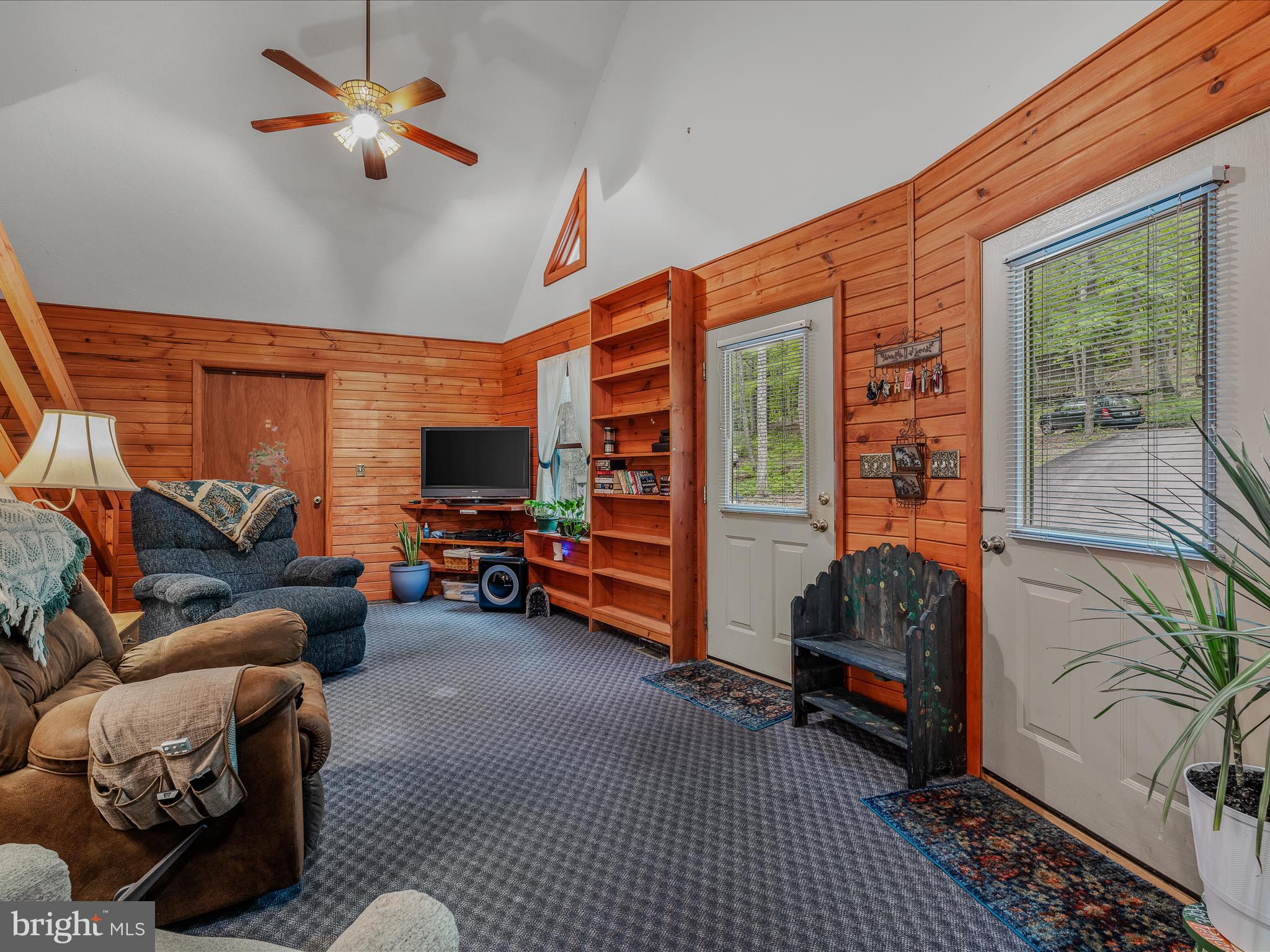 17 MOUNTAINSIDE LOOP