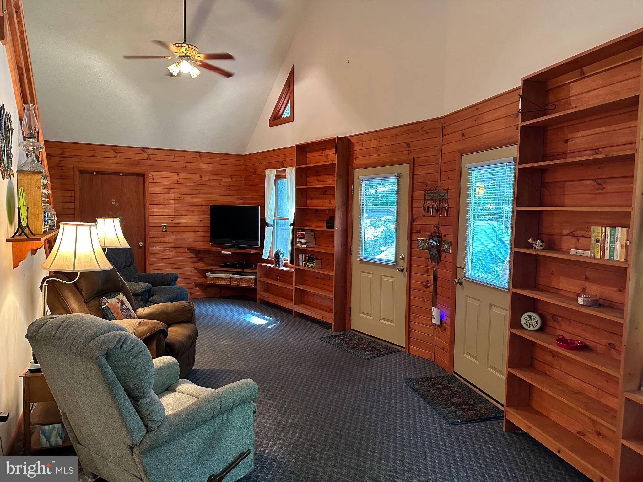 17 MOUNTAINSIDE LOOP