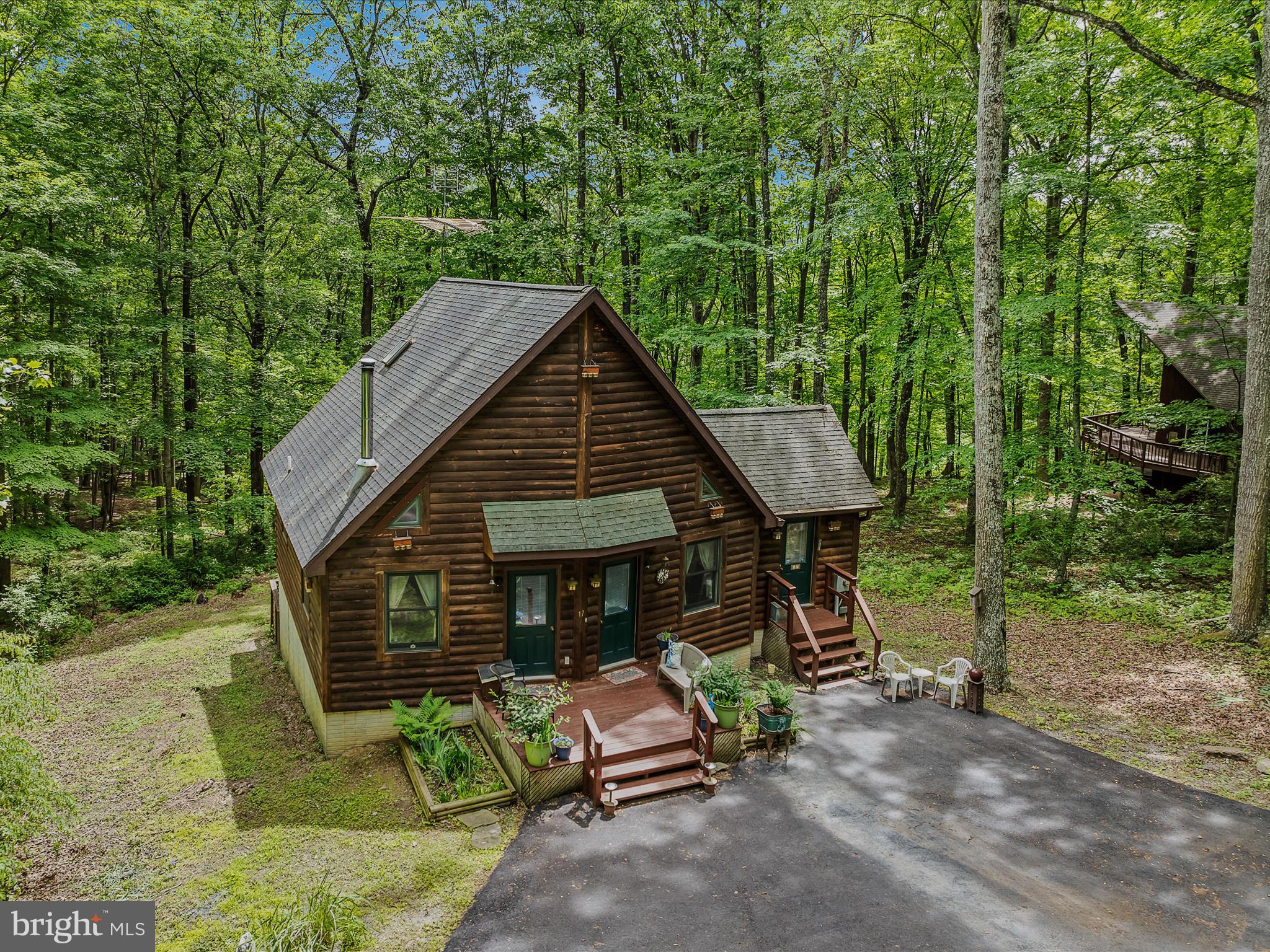 17 MOUNTAINSIDE LOOP