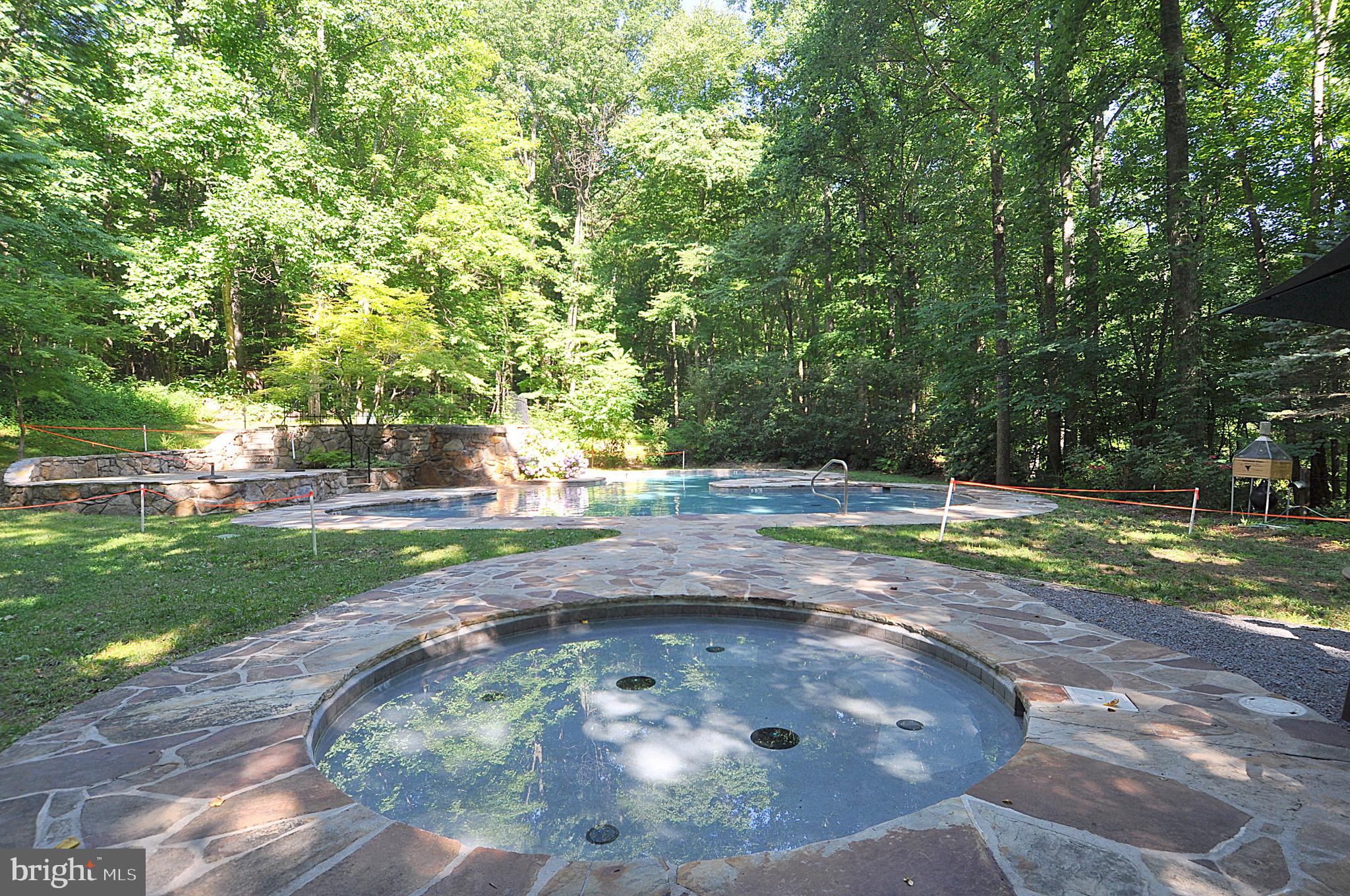 17 MOUNTAINSIDE LOOP