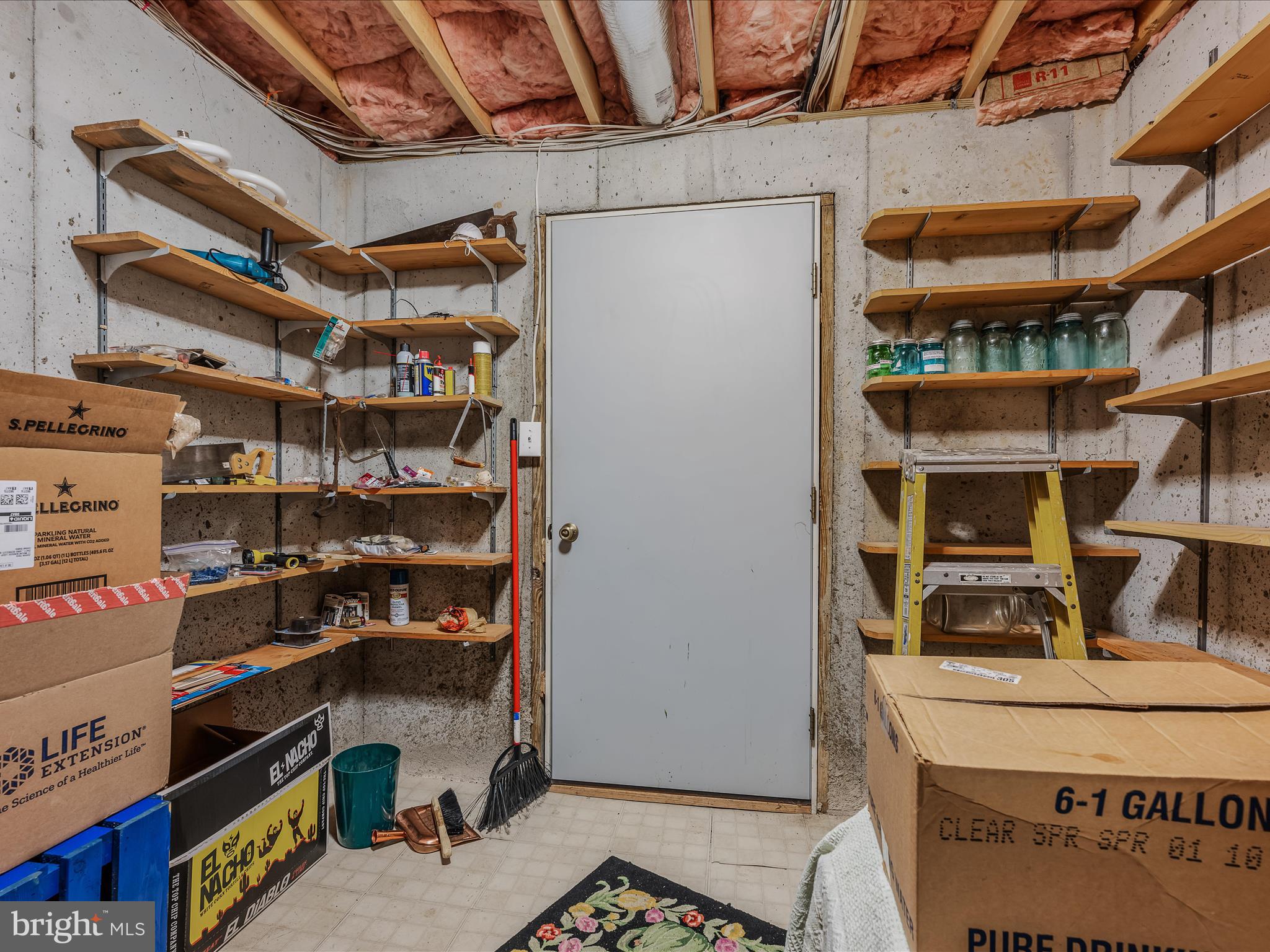 17 MOUNTAINSIDE LOOP