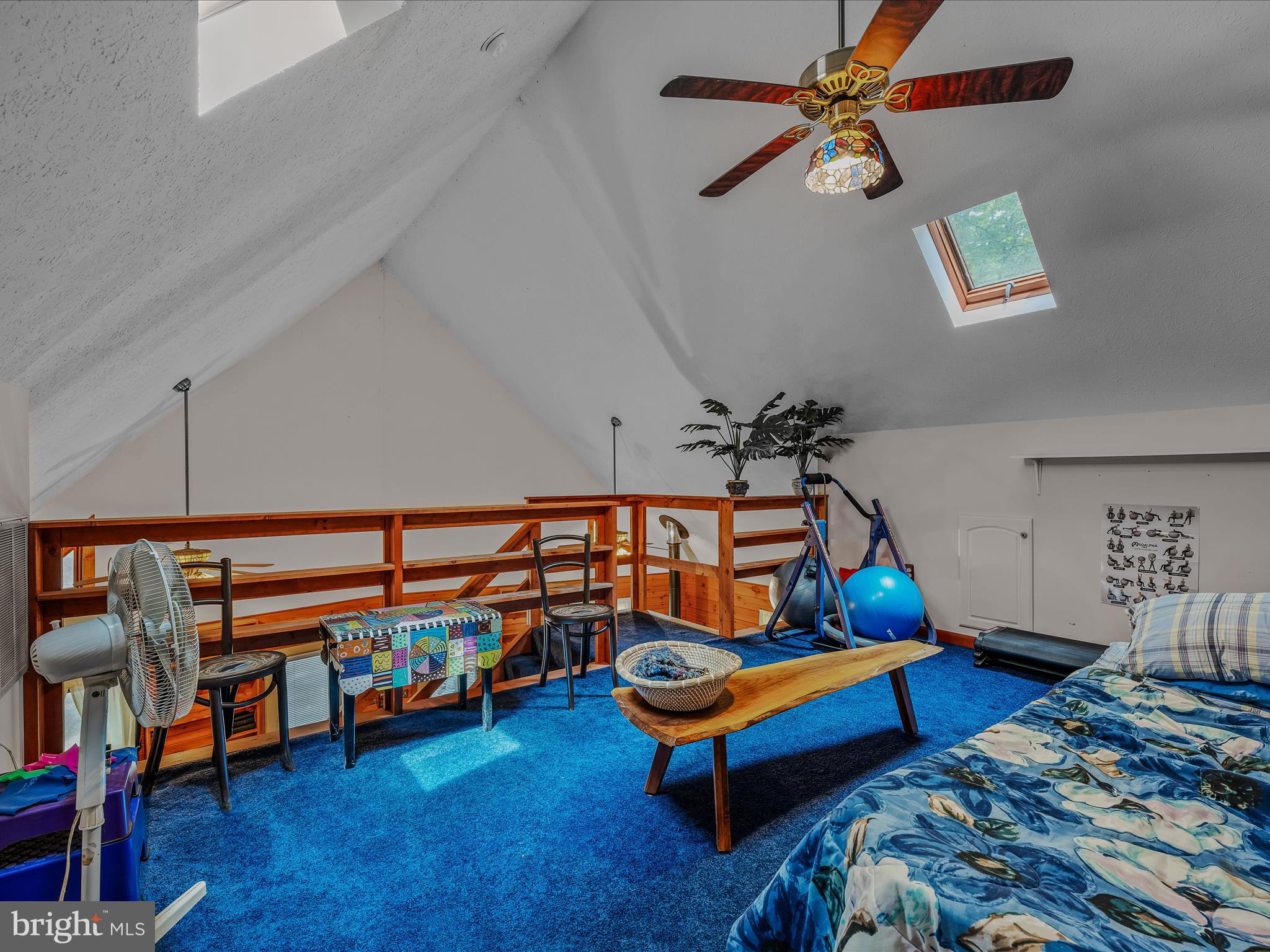 17 MOUNTAINSIDE LOOP