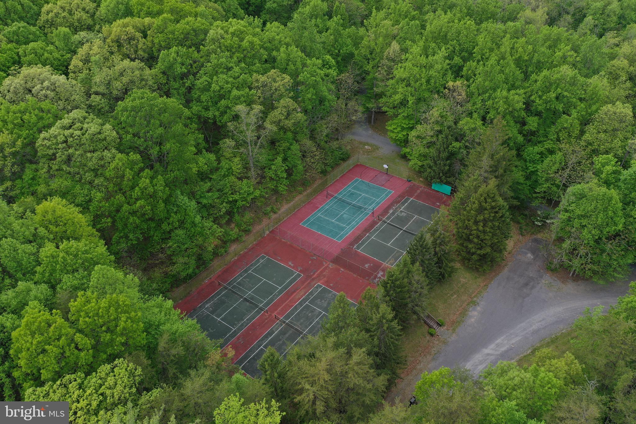 17 MOUNTAINSIDE LOOP