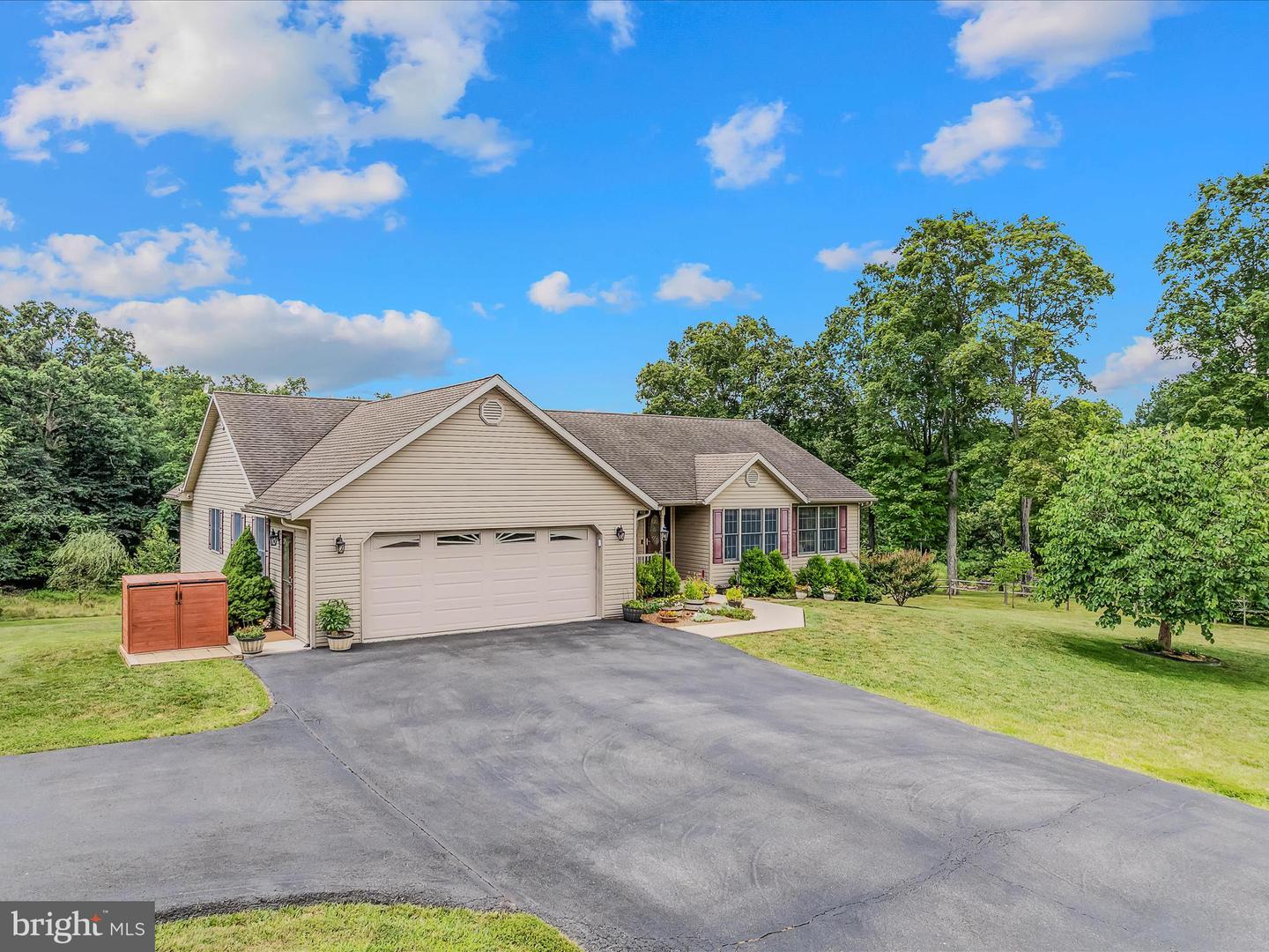 81 Fairview Oaks Ln