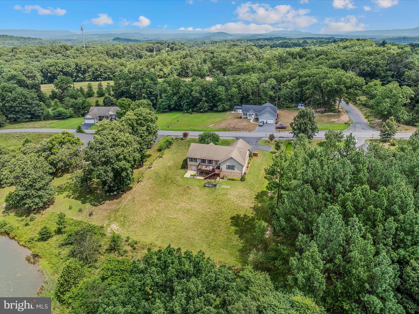 81 Fairview Oaks Ln