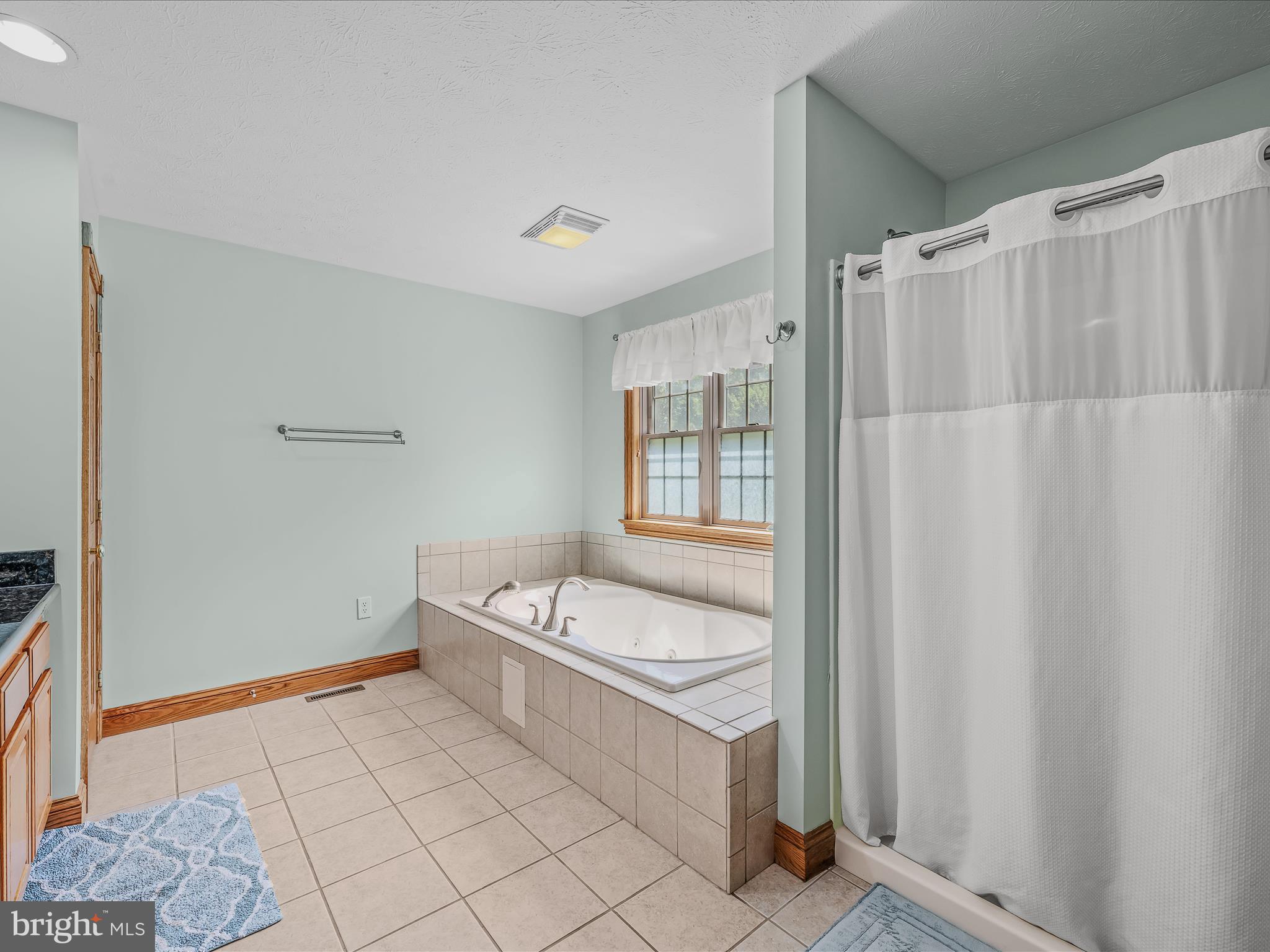 81 Fairview Oaks Ln