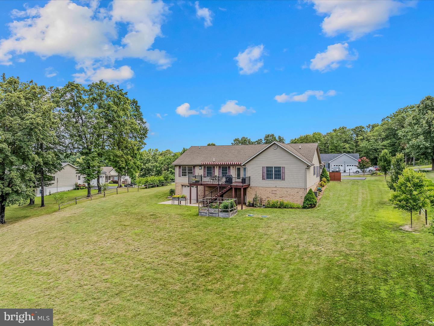 81 Fairview Oaks Ln