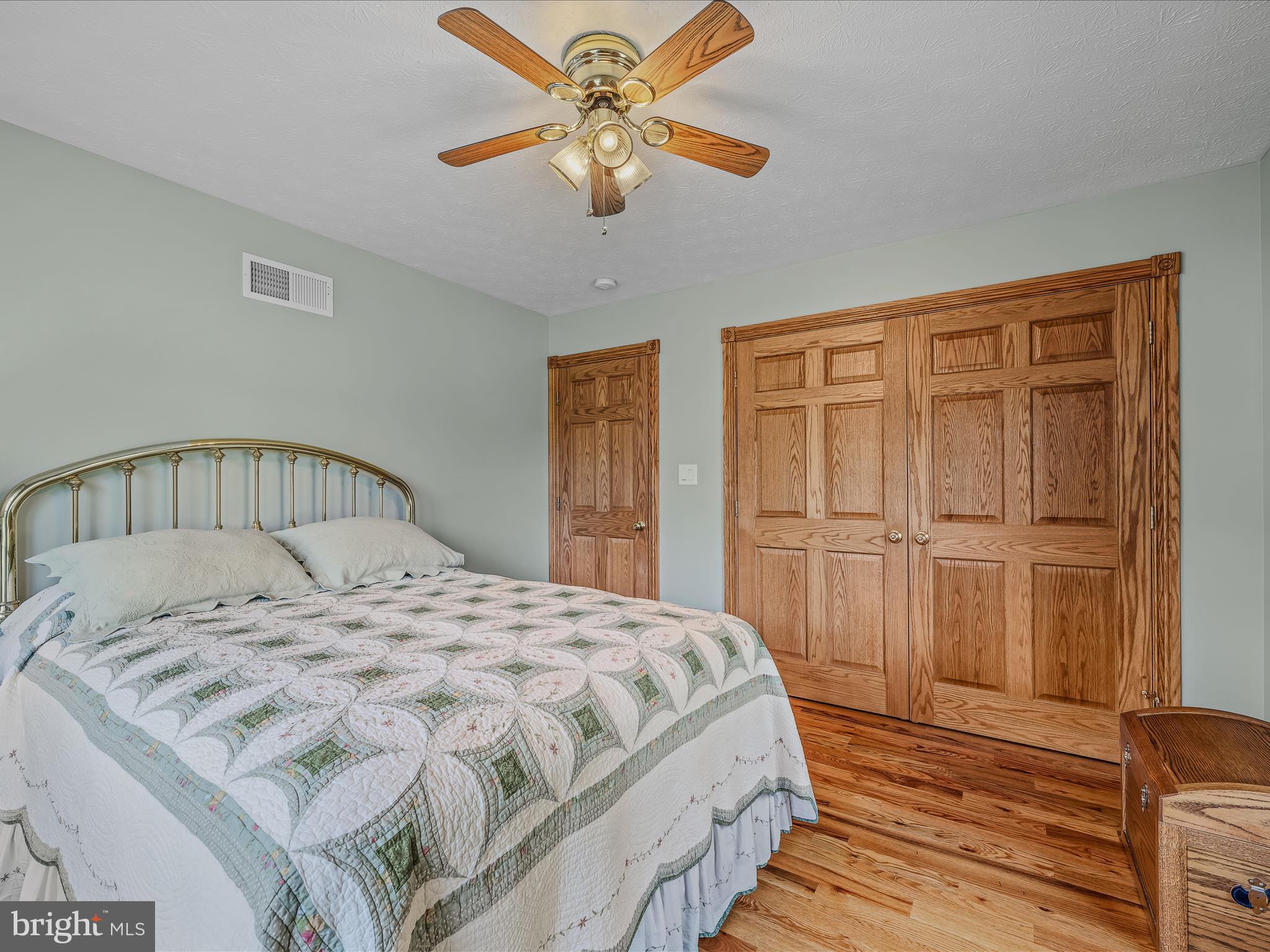 81 Fairview Oaks Ln