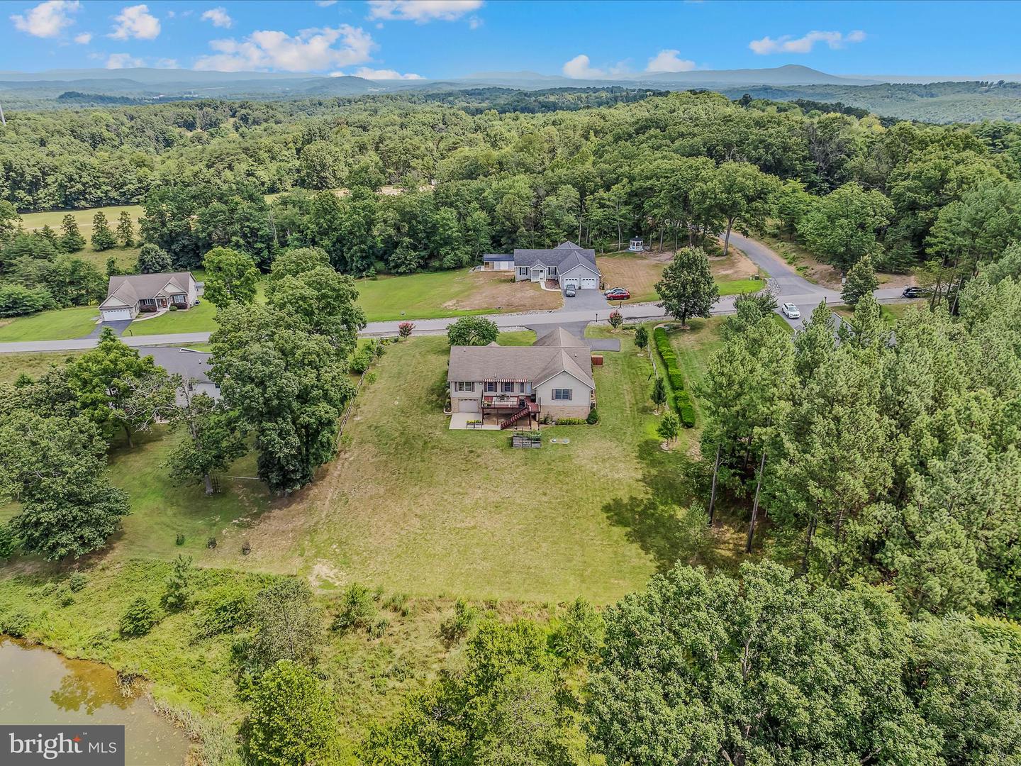 81 Fairview Oaks Ln