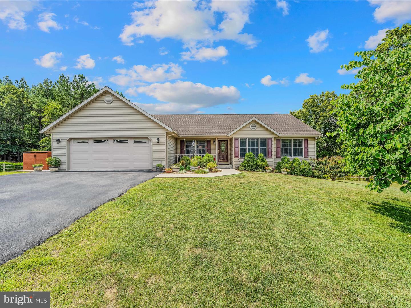 81 Fairview Oaks Ln