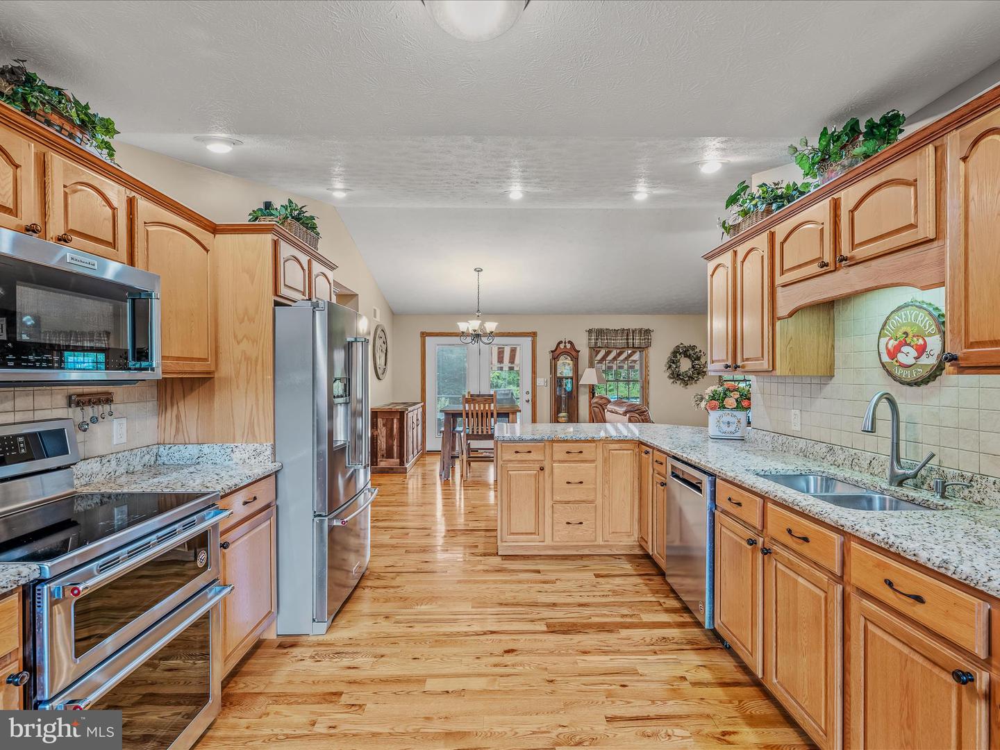 81 Fairview Oaks Ln