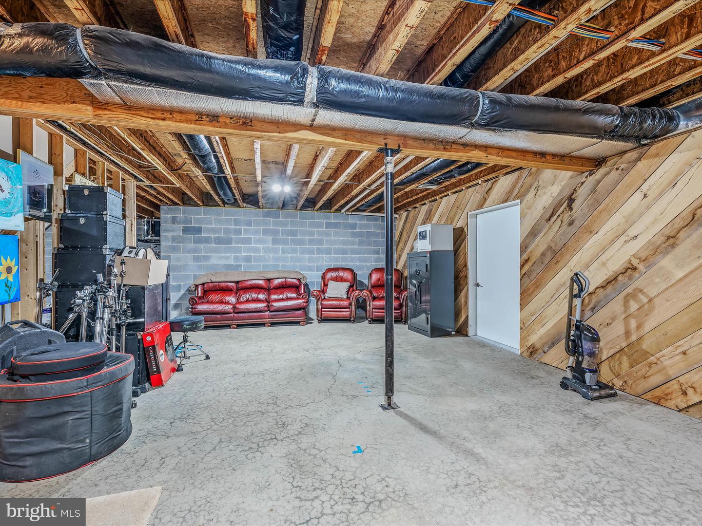 81 Fairview Oaks Ln