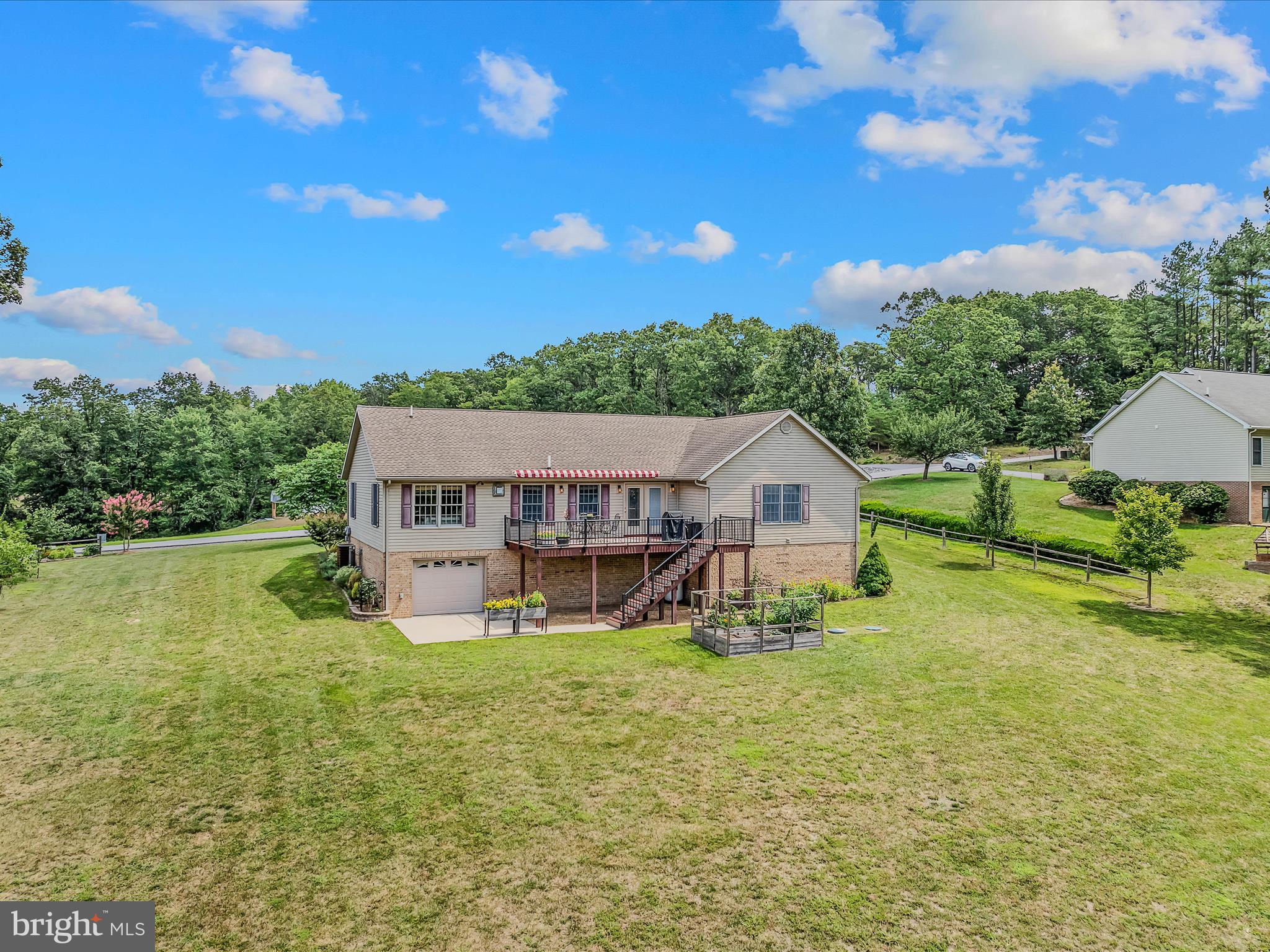 81 Fairview Oaks Ln