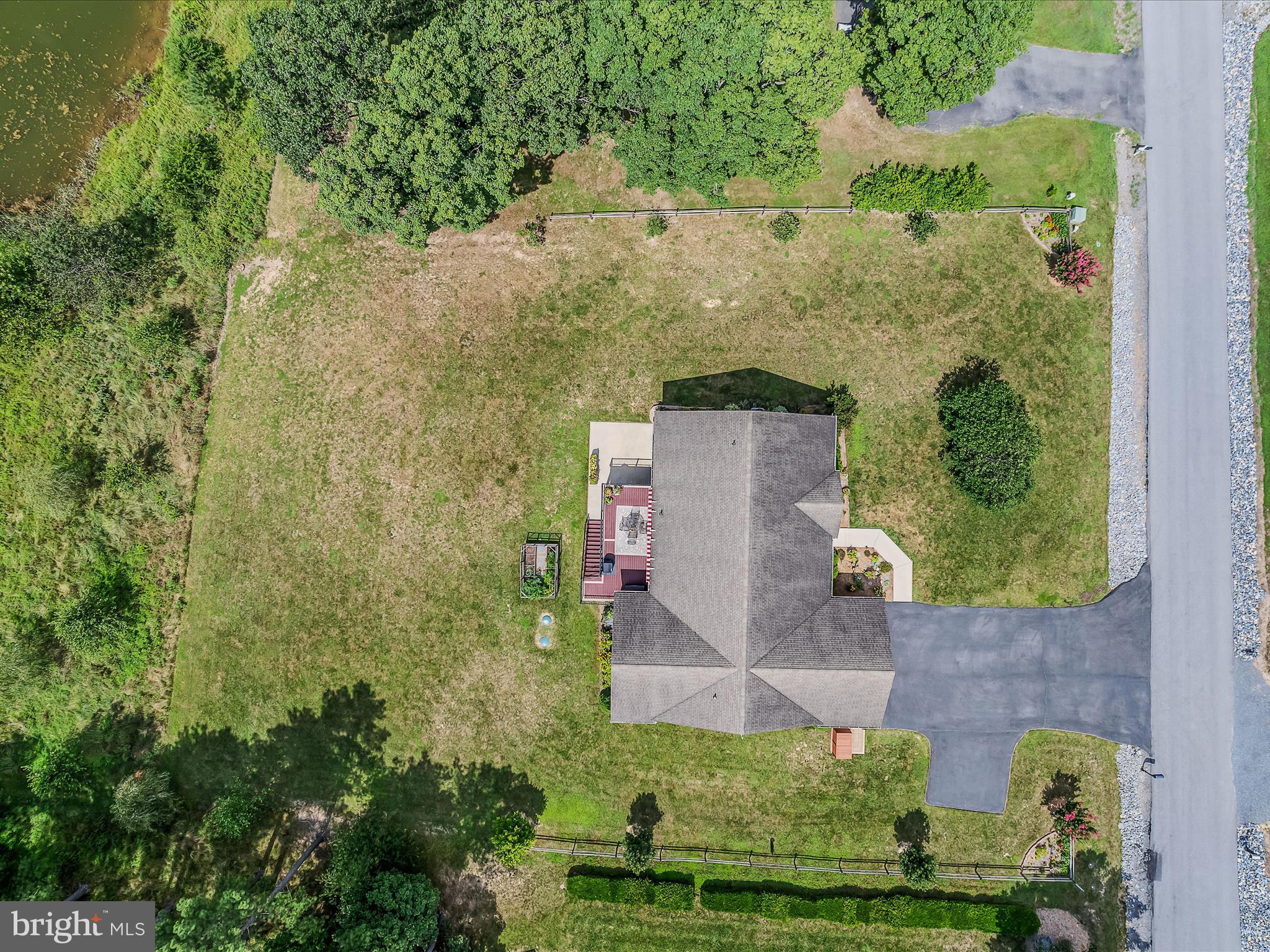 81 Fairview Oaks Ln