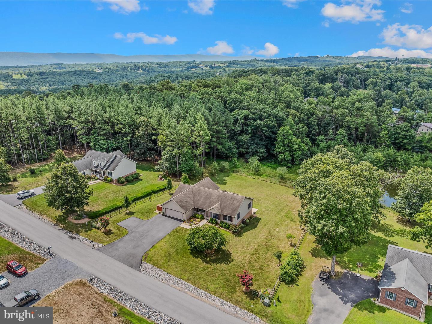 81 Fairview Oaks Ln