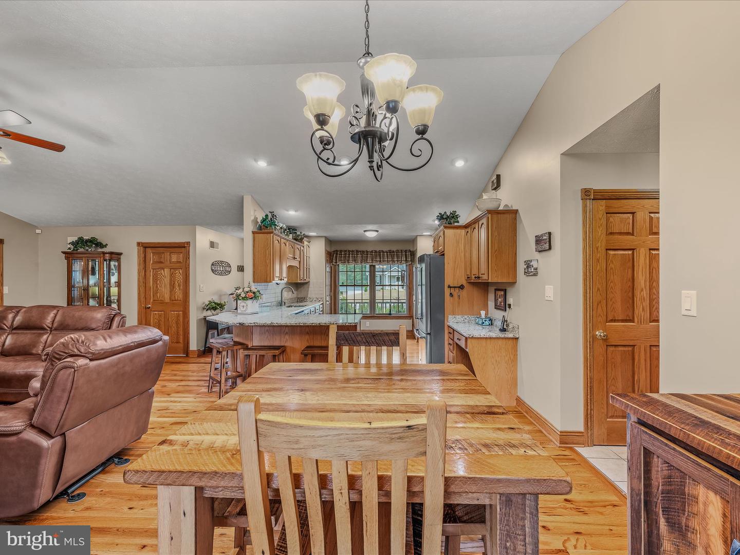 81 Fairview Oaks Ln