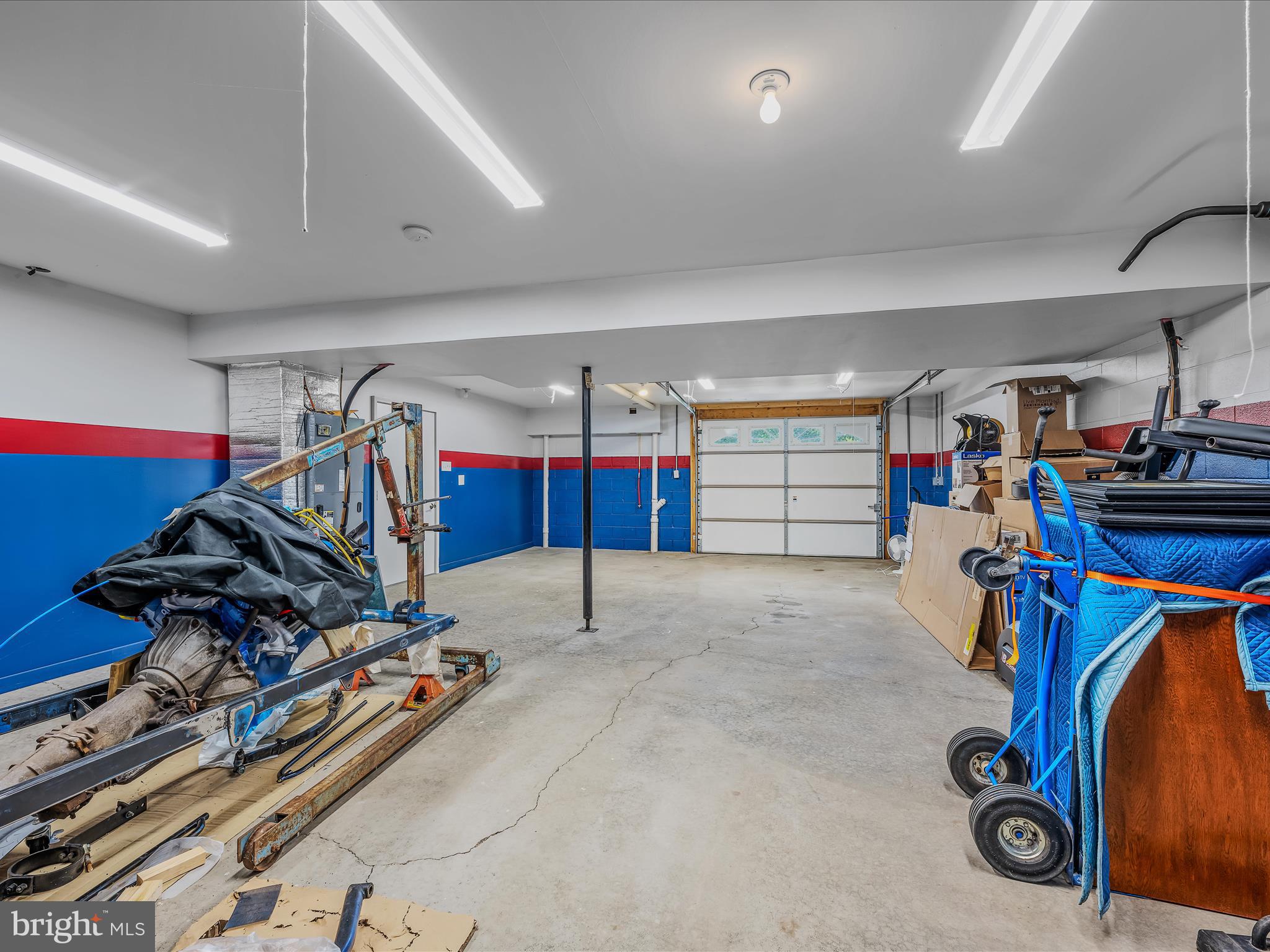 81 Fairview Oaks Ln