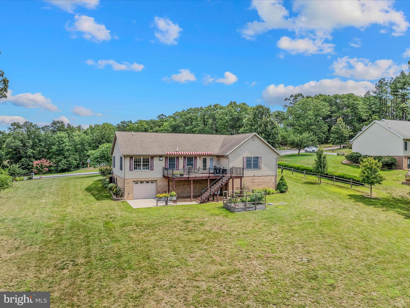 81 Fairview Oaks Ln