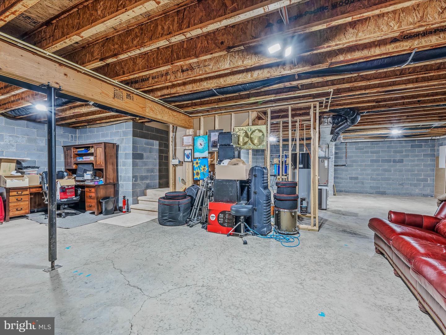 81 Fairview Oaks Ln