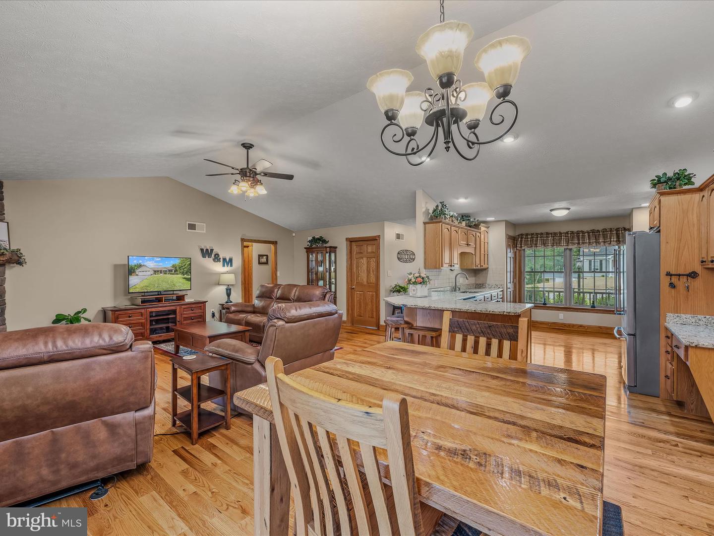 81 Fairview Oaks Ln