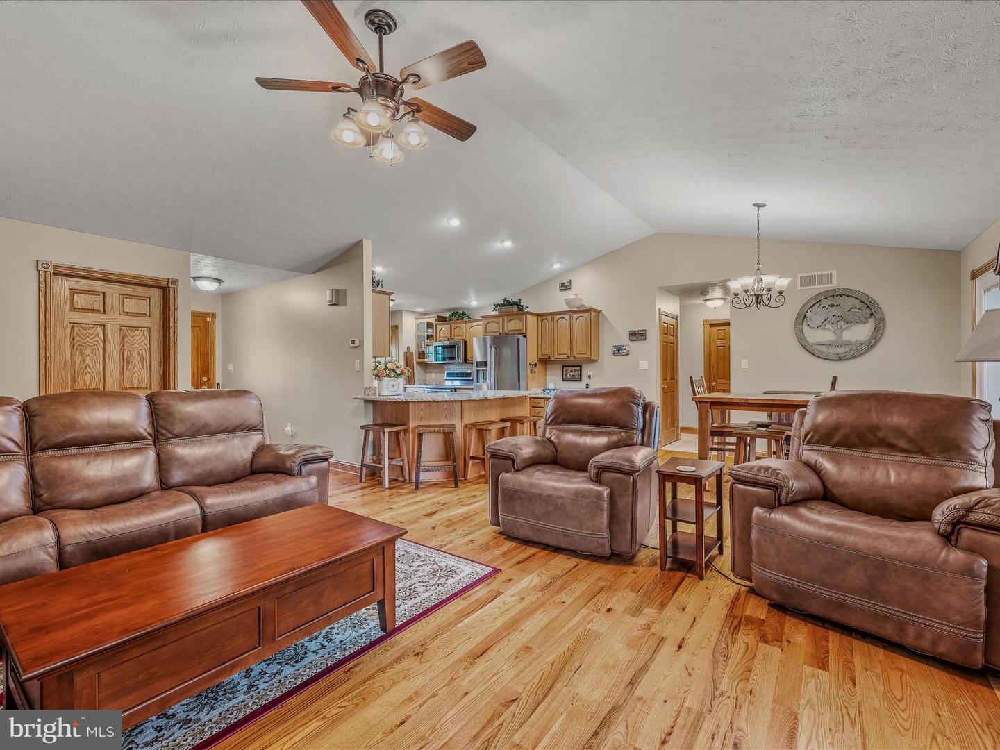 81 Fairview Oaks Ln