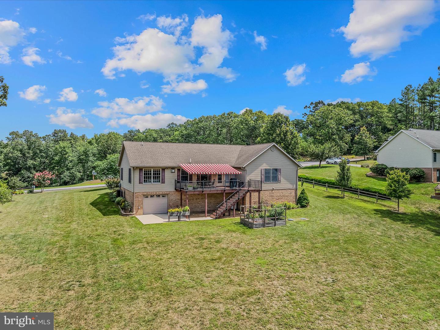 81 Fairview Oaks Ln