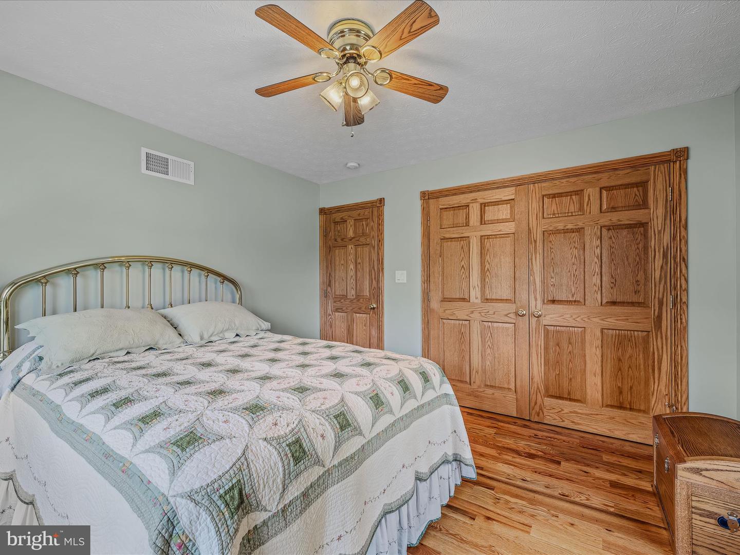 81 Fairview Oaks Ln
