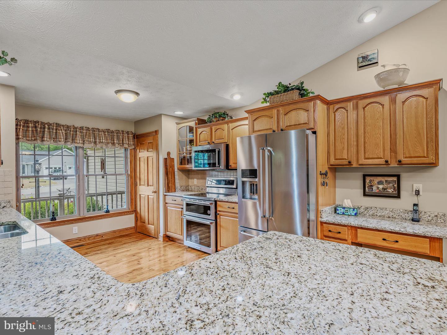 81 Fairview Oaks Ln