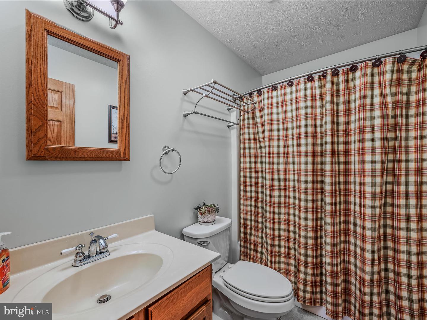 81 Fairview Oaks Ln