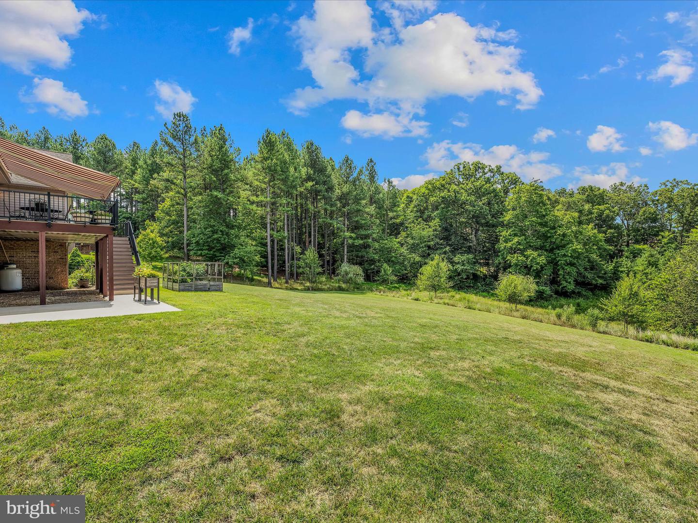 81 Fairview Oaks Ln
