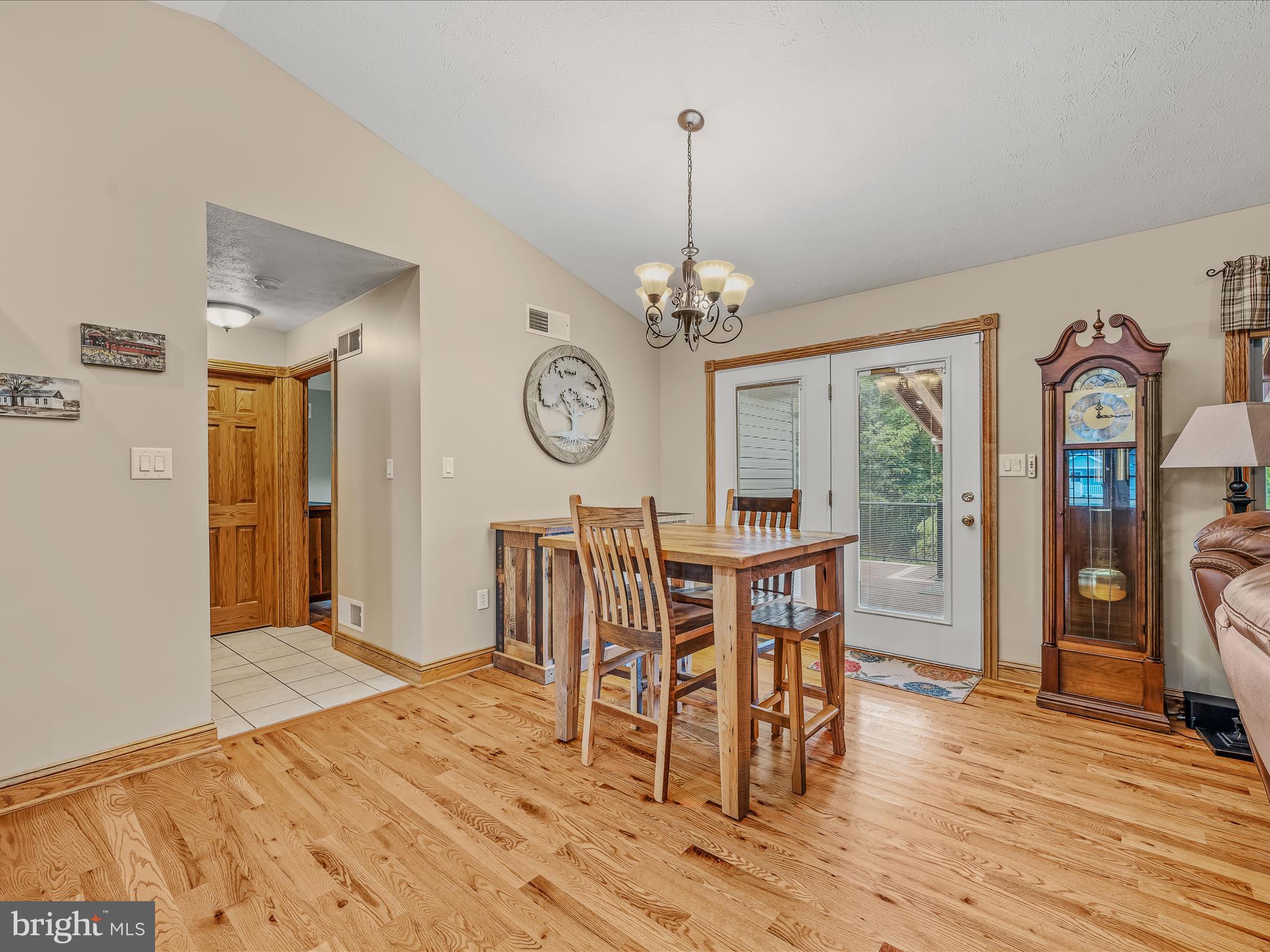 81 Fairview Oaks Ln