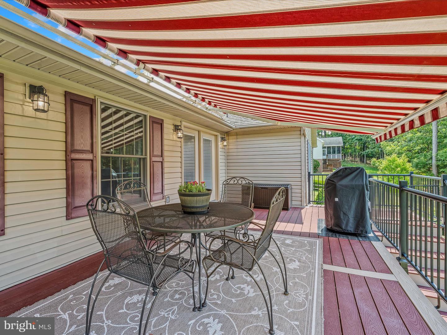 81 Fairview Oaks Ln