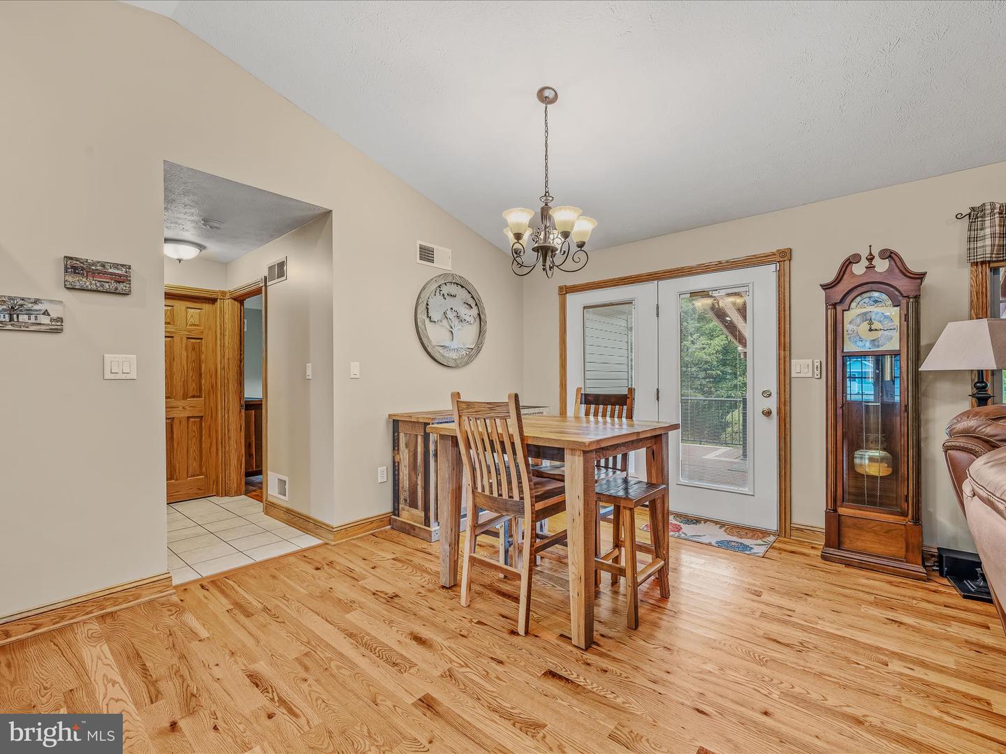 81 Fairview Oaks Ln