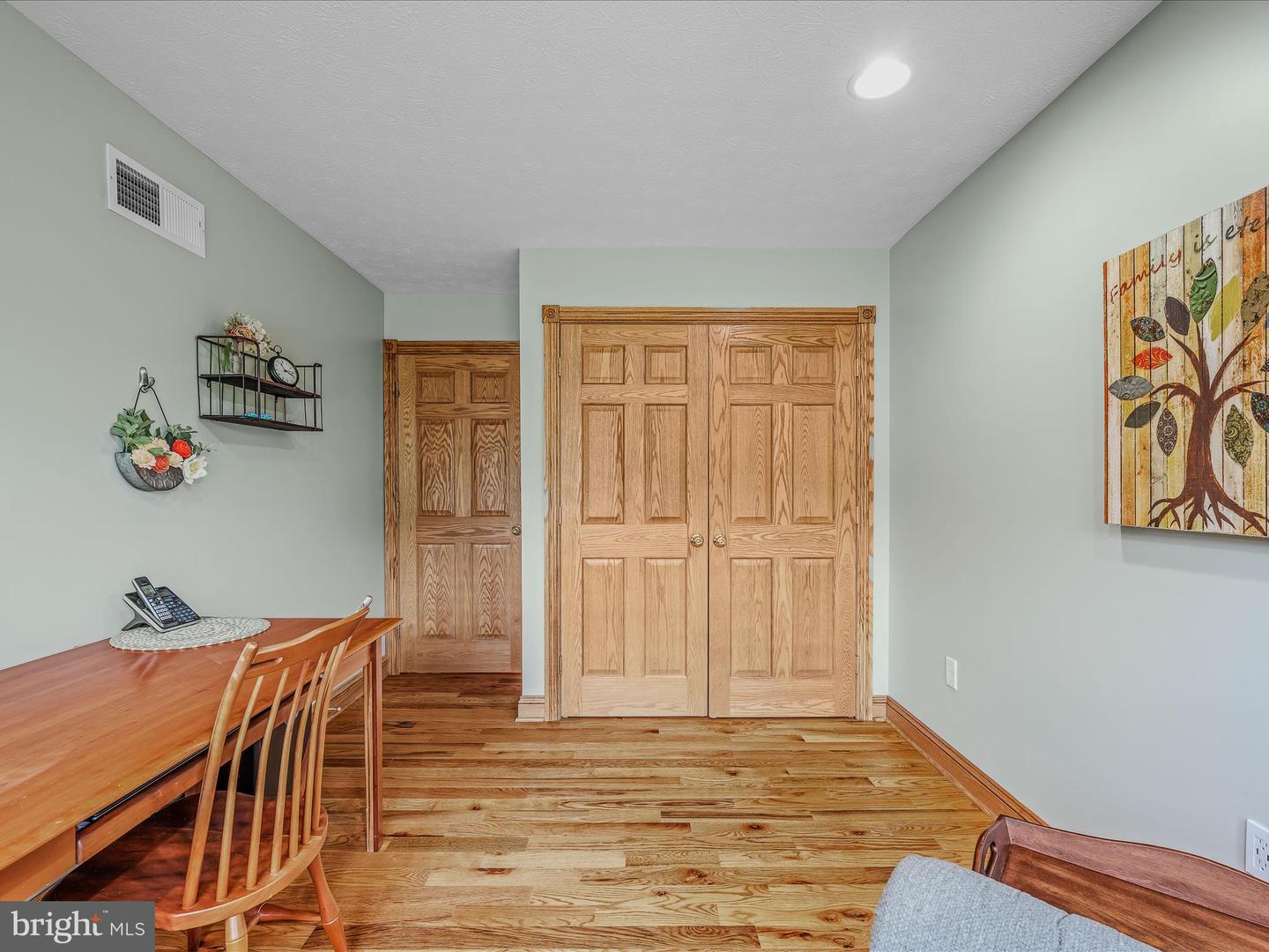 81 Fairview Oaks Ln